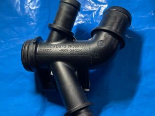 фланец (тройник) системы охлаждения Ford Fusion (USA) 2 поколение [рестайлинг] 2017, 1.5 л., бензин, АКПП, белый, седан, передний привод, DS7G-8K556-CC