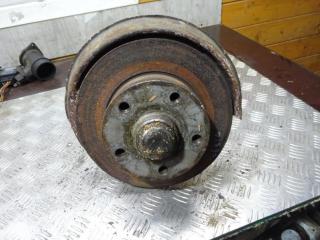 ступица задняя левая Audi A4 B5 1996, 1.9 л., дизель, МКПП, универсал