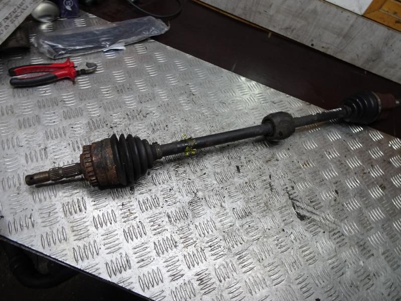 полуось передняя правая (приводной вал, ШРУС) Opel Meriva 1 поколение (A) 2005, 1.8 л., бензин, АКПП, минивэн - фото №1