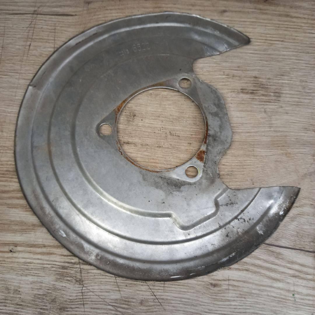 защитный кожух тормозного механизма Chevrolet Malibu 9 поколение 2018, 1.5 л., бензин, АКПП, 23456522 - фото №1