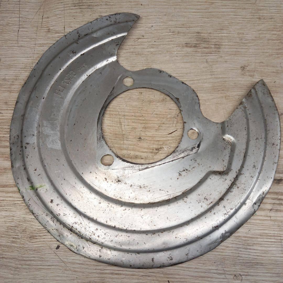 защитный кожух тормозного механизма Chevrolet Malibu 9 поколение 2018, 1.5 л., бензин, АКПП, 23456521 - фото №1