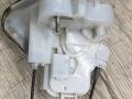 замок двери задней левой Subaru Forester 3 поколение (SH) 2009, 2.5 л., бензин - фото №2