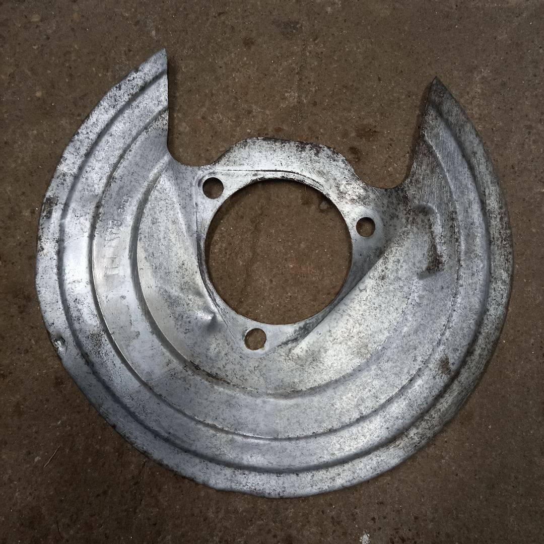 защитный кожух тормозного механизма Chevrolet Malibu 9 поколение 2018, 23456521 - фото №1