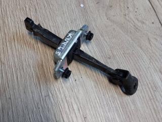 ограничитель открывания двери Kia Sorento 2 поколение 2012, 2.4 л., бензин, МКПП, передний привод, 794802P000