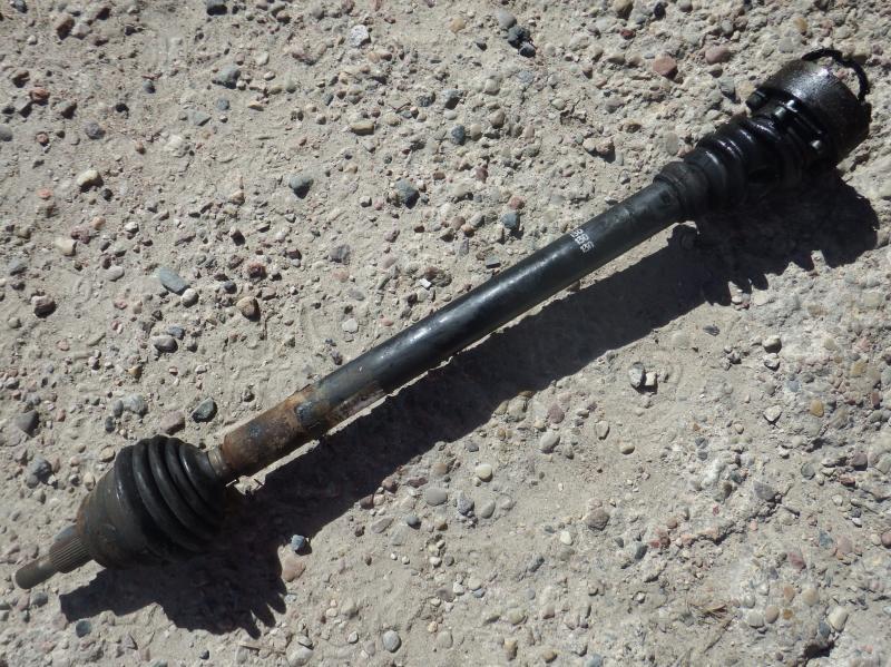 полуось передняя правая (приводной вал, ШРУС) Volkswagen Golf 4 поколение 2002, 1.8 л., бензин - фото №1