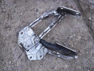 петля капота Volkswagen Caddy 3 поколение 2005