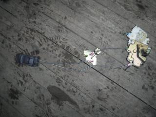 замок двери передней левой Nissan Navara D22 2001, 2.5 л., TD, дизель, МКПП, фургон, 805525P013