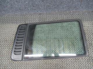 стекло кузовное боковое правое Volkswagen Transporter T4 2000