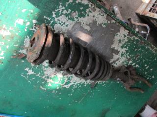 стойка передняя левая Mazda 6 1 поколение [рестайлинг] 2006, 2.0 л., дизель, МКПП, универсал