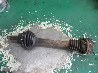 полуось передняя левая (приводной вал, ШРУС) Volkswagen Polo 2 поколение [рестайлинг] 1993, 1.0 л., бензин, МКПП, хетчбэк 5 дв.