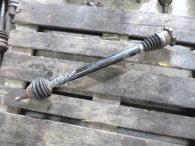 полуось передняя правая (приводной вал, ШРУС) Volkswagen Golf 4 поколение 2001, 1.6 л., бензин, МКПП, универсал - фото №1