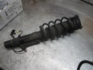 стойка передняя левая Mazda 2 1 поколение 2005, 1.3 л., бензин, МКПП, хетчбэк 5 дв.