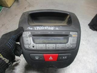 магнитола Toyota Aygo 1 поколение AB10 [рестайлинг] 2009, 1.0 л., бензин, МКПП, хетчбэк 5 дв., 861200H010