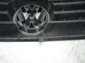 решетка радиатора Volkswagen Polo 4 поколение 2004, 1.2 л., бензин, МКПП, хетчбэк 5 дв., 6Q0853651C - фото №9