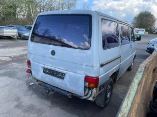 стекло кузовное боковое правое Volkswagen Transporter T4 1993, 2.4 л., дизель, МКПП, микроавтобус