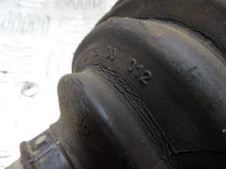 полуось передняя левая (приводной вал, ШРУС) Volkswagen Golf 3 поколение 1995, 1.4 л., бензин