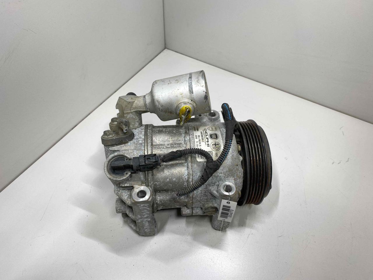 компрессор кондиционера Alfa Romeo Giulietta 3 поколение 2013, 1.4 л., Ti, бензин, МКПП, передний привод, 50509534, 01140866, 09063082309S - фото №1