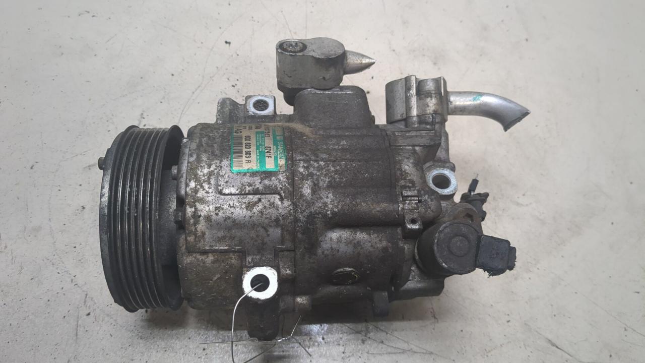 компрессор кондиционера Skoda 2005, 1.4 л., МКПП, бежевый, 6Q0820803R - фото №1