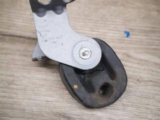 кронштейн глушителя Porsche Macan 1 поколение 2018, 3.0 л., бензин, АКПП, полный привод, правый руль, 8K0253144F