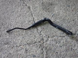 щеткодержатель (поводок стеклоочистителя, дворник) Volvo XC70 1 поколение 1998