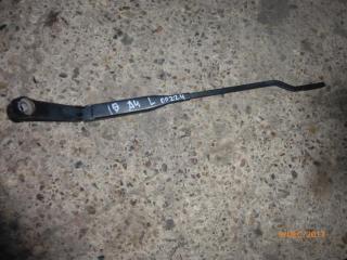 щеткодержатель (поводок стеклоочистителя, дворник) Audi A4 B5 1998, 1.8 л., бензин, АКПП, универсал