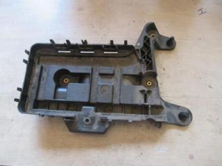 полка аккумулятора Volkswagen Touran 1 поколение 2005, 1K0915333B
