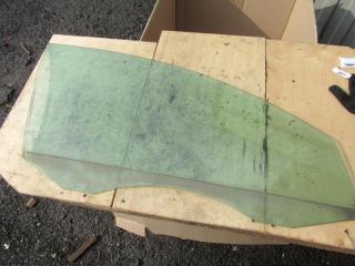 стекло двери передней правой Volkswagen Passat B6 2006