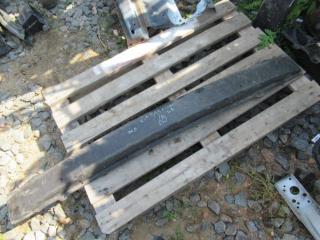 усилитель бампера переднего Kia Carnival UP/GQ 2000