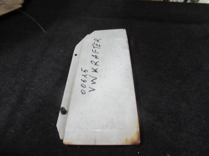 лючок топливного бака Volkswagen Crafter 1 поколение 2006, 2.5 л., дизель, МКПП, микроавтобус - фото №1