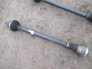 полуось передняя правая (приводной вал, ШРУС) Volkswagen Passat B6 2006, 2.0 л., дизель, МКПП