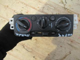 блок управления печки / климат-контроля Mazda Demio 1 поколение [рестайлинг] 2001, 1.3 л., бензин, МКПП, универсал