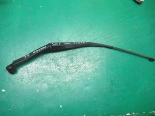 щеткодержатель (поводок стеклоочистителя, дворник) Mazda 6 GG 2004, 2.0 л., дизель, МКПП, универсал