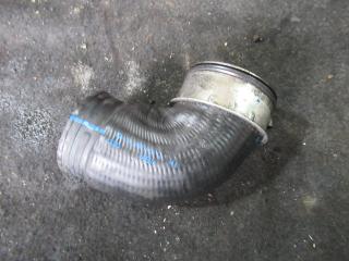 патрубок интеркулера Volkswagen Golf 3 поколение 1999, 8D0145834L