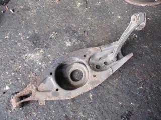 рычаг задний левый Mercedes-Benz 190 1 поколение 1991, 2.0 л., бензин, МКПП, седан