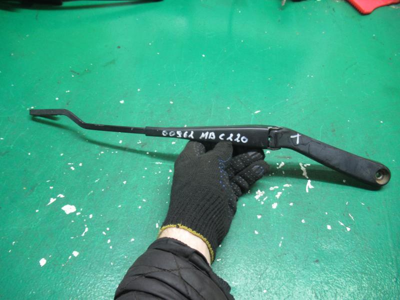 щеткодержатель (поводок стеклоочистителя, дворник) Mercedes-Benz C-Класс W203/S203/CL203 2003, 2.2 л., дизель, АКПП, универсал, A2038200544 - фото №1