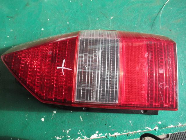 фонарь задний правый Mitsubishi Space Wagon 3 поколение (Typ N50) 2003, 2.4 л., бензин, АКПП, минивэн - фото №1
