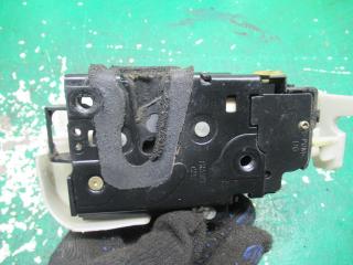 замок двери передней правой Volkswagen Polo 4 поколение 2003, 1.2 л., бензин, МКПП, хетчбэк 5 дв.