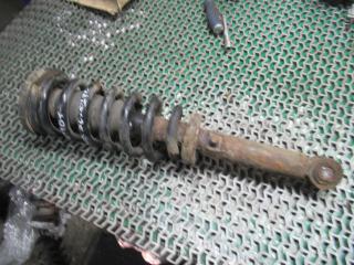 стойка передняя правая Kia Sorento 1 поколение 2003, 2.5 л., дизель, МКПП, внедорожник 5 дв.