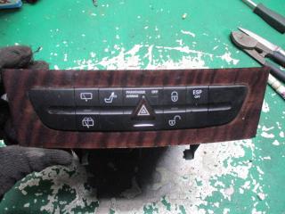 кнопка аварийной сигнализации Mercedes-Benz E-Класс W211/S211 2004, 2.7 л., дизель, МКПП, универсал
