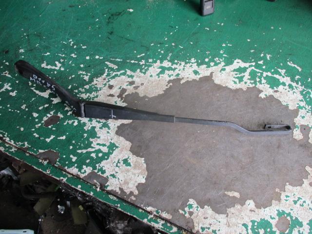 щеткодержатель (поводок стеклоочистителя, дворник) Mercedes-Benz C-Класс W203/S203/CL203 2003, 2.2 л., дизель, МКПП, универсал, A2038200544 - фото №1