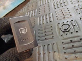 кнопка обогрева заднего стекла Volkswagen Passat B5 [рестайлинг] 2002, 2.5 л., дизель, МКПП, универсал, 3B0959621C