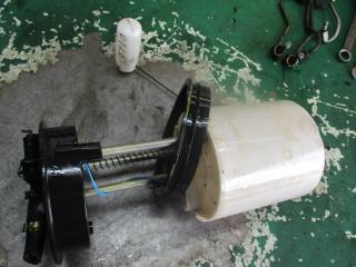 датчик уровня топлива Mercedes-Benz Sprinter 1 поколение (W901-905) [рестайлинг] 2003, 2.2 л., дизель, 9015421317