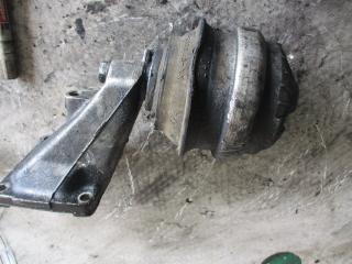 подушка крепления двигателя Mercedes-Benz E-Класс W210/S210 1998, 2.2 л., дизель, 2022402117