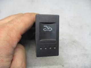 кнопка открывания люка Volkswagen Polo 3 поколение [рестайлинг] 2001, 1.0 л., бензин, МКПП, хетчбэк 5 дв., 6N0959727