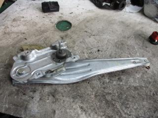 стеклоподъемник задний левый Toyota Yaris P1 2002