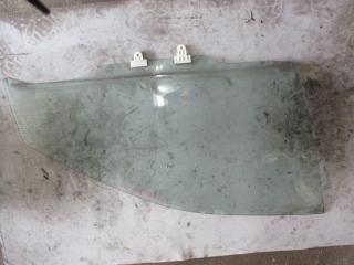 стекло двери передней правой Nissan Maxima A32 1996