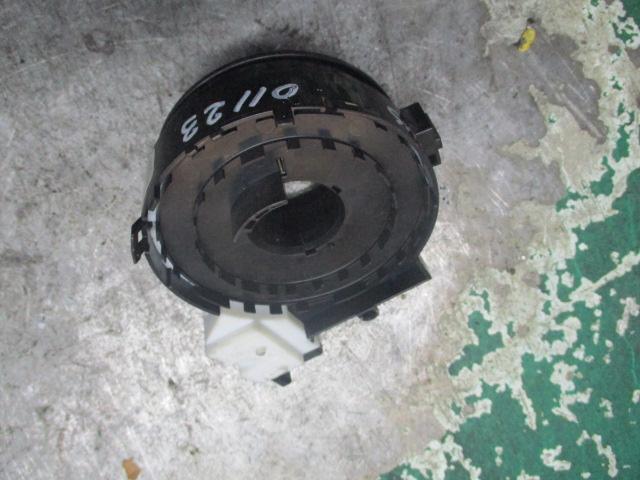 шлейф руля Volkswagen Golf Plus 1 поколение 2007, 1.9 л., дизель, МКПП, хетчбэк 5 дв., 1K0959653C - фото №1