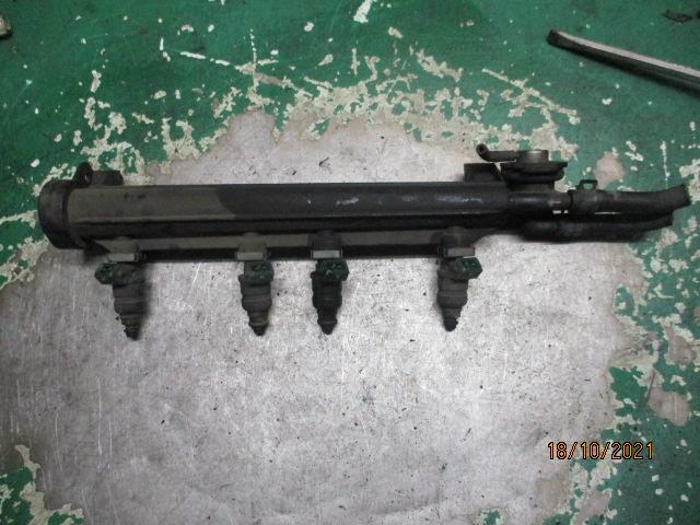 форсунка Volkswagen Golf 3 поколение 2000, 037906031AA - фото №1