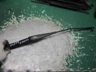 щеткодержатель (поводок стеклоочистителя, дворник) Ford Focus 1 поколение [рестайлинг] 2005, 2.0 л., дизель, МКПП, хетчбэк 5 дв., 4M5117526CB