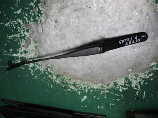 щеткодержатель (поводок стеклоочистителя, дворник) Ford Focus 1 поколение [рестайлинг] 2005, 2.0 л., дизель, МКПП, хетчбэк 5 дв., 4M5117526AB